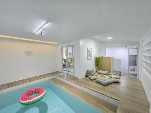 Πισίνα στο ή κοντά στο Casa Amélie 3 mins from Clark