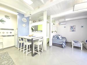 Kuchyň nebo kuchyňský kout v ubytování Starview Apartment - Comfy Apt by the center
