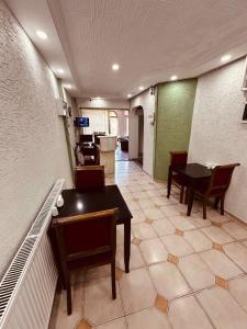 Kuchyň nebo kuchyňský kout v ubytování Sera Hotel