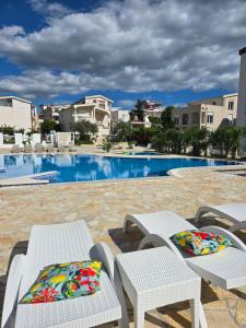 Πισίνα στο ή κοντά στο Apartaments Crown Silvia