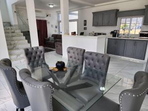 منطقة جلوس في Moderna VIP Vereda Real