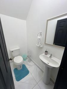 حمام في Moderna VIP Vereda Real