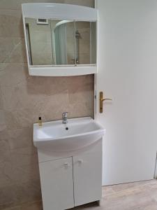 Kopalnica v nastanitvi apartmaji strunjan + 17 fotografij