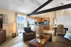 Kuchyň nebo kuchyňský kout v ubytování Plumtree Cottage