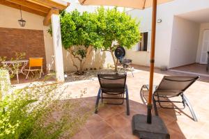 A patio or other outdoor area at Casa Embat, a pocos metros de la playa