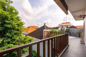 Balkoni atau teres di Baliwatchi villa with Kitchen, Wi-Fi and Pool