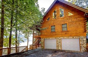 Afbeelding uit fotogalerij van Cabin In Lake Lure Getaway in Lake Lure