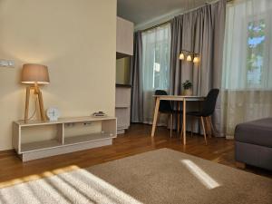 Istumisnurk majutusasutuses Bright Central Studio, Free Parking, Ltd Avail