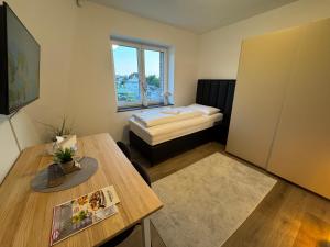 Postel nebo postele na pokoji v ubytování Urbanes Apartment Bielefeld-Bethel