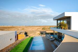 Bazén v ubytování Salty Villa by Aura Collection nebo v jeho okolí