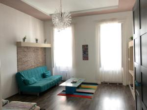 Posedenie v ubytovaní Budget Apartment by Hi5-Kiraly 99