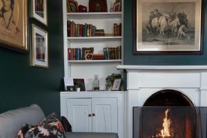 A seating area at Alice's Cottages