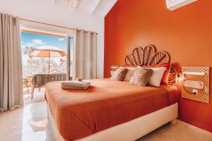 Un pat sau paturi într-o cameră la Nos Suerte Caribbean Beach resort +64 fotografii