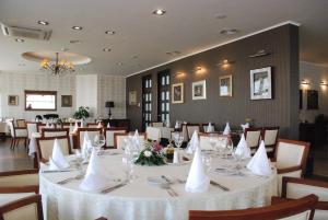 Restoran ili drugo mesto za obedovanje u objektu Hotel Srbija