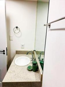 Baðherbergi á 400 m da Berrini com piscina, academia e 1 Vaga