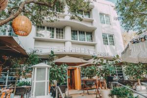 Bangunan di mana terletaknya hotel