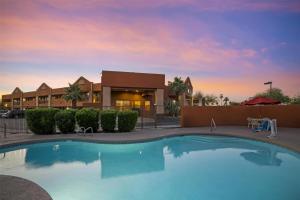 Bassein majutusasutuses Best Western Inn of Chandler või selle lähedal