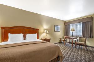 Voodi või voodid majutusasutuse Best Western Inn of Chandler toas