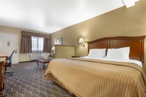 Voodi või voodid majutusasutuse Best Western Inn of Chandler toas