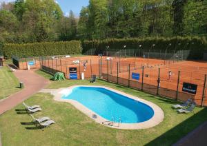 Basen w obiekcie Pension Tenis - Centrum lub w pobliżu