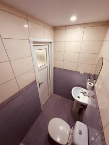 Koupelna v ubytování Sera Hotel