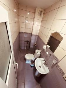 Koupelna v ubytování Sera Hotel