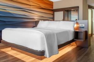 Postel nebo postele na pokoji v ubytování Hilton Garden Inn North Phoenix Scottsdale + 6 fotografií