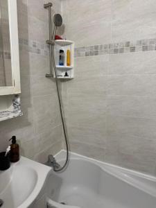 Koupelna v ubytování Private Room near Paris