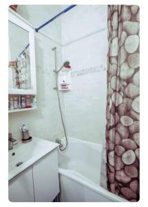 Koupelna v ubytování Private Room near Paris