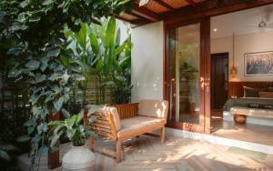 Posezení v ubytování Loku Kedungu - Boutique Resort
