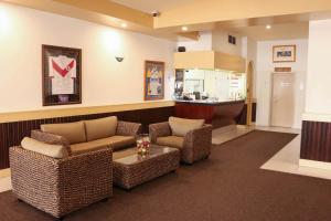 Posezení v ubytování Acacia Ridge Hotel