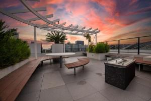 Μπαλκόνι ή βεράντα στο South Yarra Luxury Apartment - Free Parking, Skyline Rooftop Terrace Views