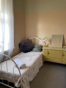 Managers Residence on George客房内的一张或多张床位