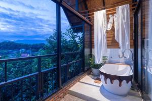 Nespecifikovaný výhled na hory nebo výhled na hory při pohledu z rezortu + 233 fotografií