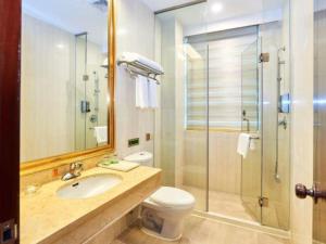 Koupelna v ubytování Vienna Classic Hotel Zhangzhou Longchi Center + 193 fotografií