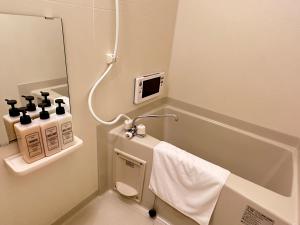 Φωτογραφία από το άλμπουμ του Home in Kyoto kiyomizu, city walk 5 minutes Kiyomizu Temple, washmachine, kitchen, TV in room&bathroom στο Κιότο +67 φωτογραφίες