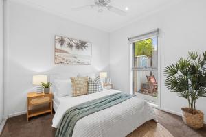 Imagen de la galería de Walk to Shops and Beach only 700m away!, en Ocean Grove