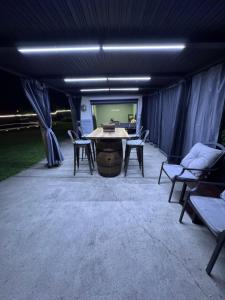 Afbeelding uit fotogalerij van Park side Basement 2 bedroom suite in Kelowna