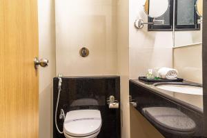 Un baño de Treebo Premium Grand Emerald