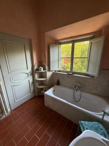 Koupelna v ubytování Casa Speranza in Villa storica in Matraia- Lucca