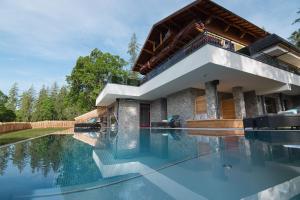 Bazén v ubytování Hotel Rösslhof nebo v jeho okolí