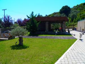 Vonkajšia záhrada v ubytovaní Golden King Villas
