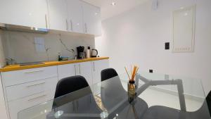 Η κουζίνα ή μικρή κουζίνα στο Cherry Apartment