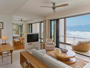 Televisyen dan/atau pusat hiburan di Hyatt Regency Danang Resort and Spa