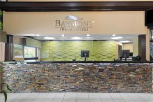 Hall ou réception de l'établissement Baymont by Wyndham Knoxville I-75