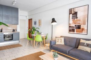 Η κουζίνα ή μικρή κουζίνα στο Dolce Vita Luxury Suite Larisa 2nd Floor