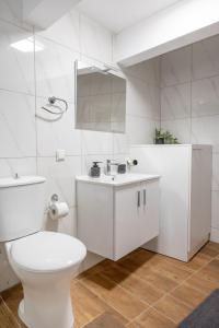 Ένα μπάνιο στο Dolce Vita Luxury Suite Larisa 2nd Floor