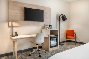 Μια τηλεόραση ή/και κέντρο ψυχαγωγίας στο Radisson Hotel Pendleton Airport