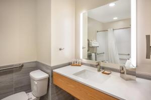 Ένα μπάνιο στο Radisson Hotel Pendleton Airport