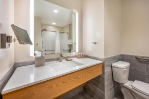 Ένα μπάνιο στο Radisson Hotel Pendleton Airport